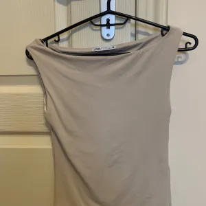 Zara - bez zenska majica