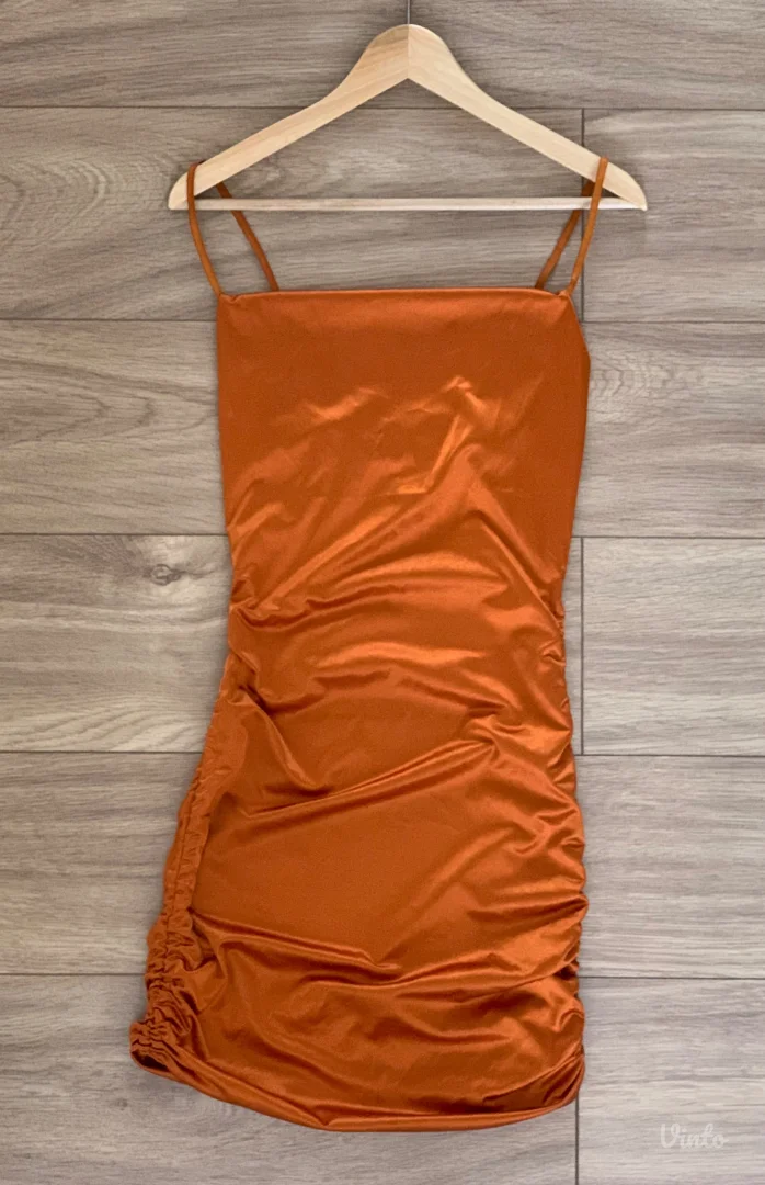 Haljina bakarne boje