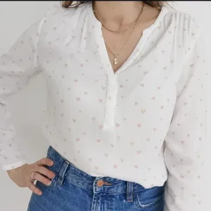 Zenska bela košulja sa srcima S