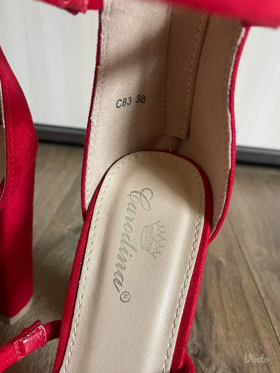 Stikle - sandale broj 38