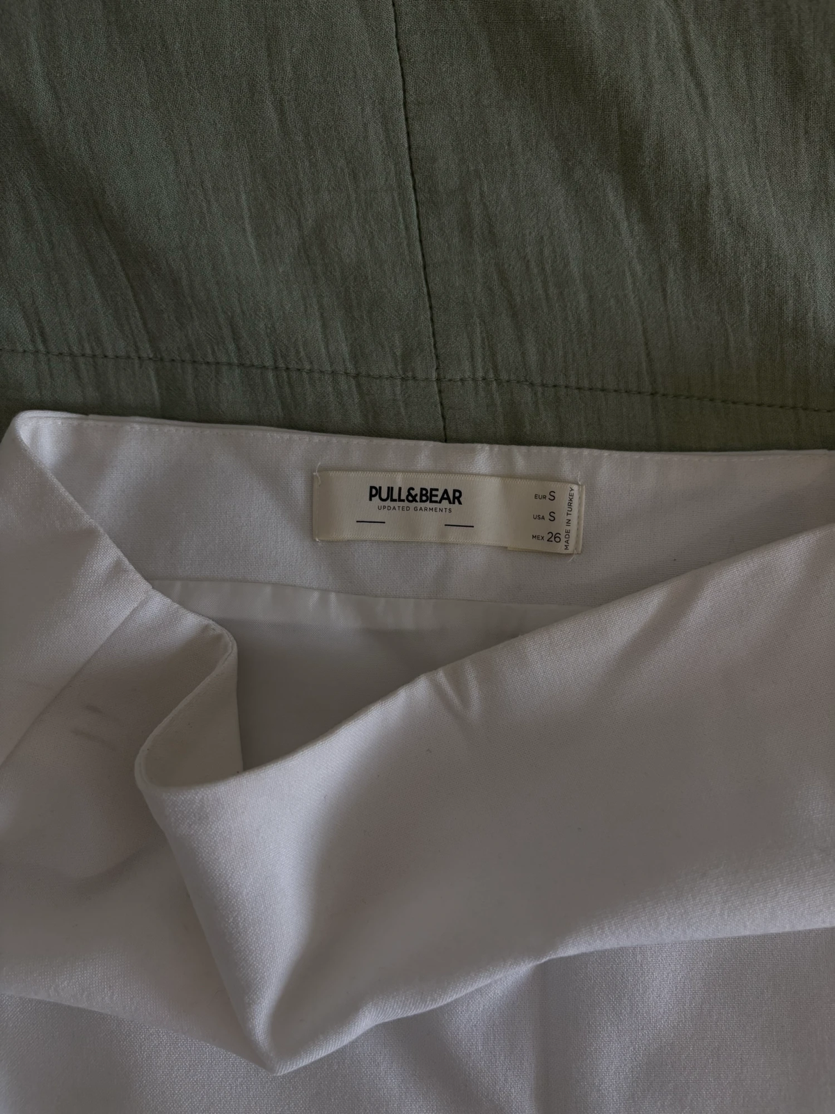 Pull&Bear bela mini suknja
