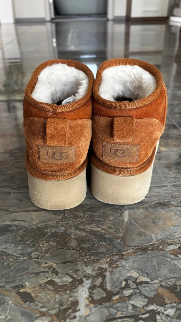 Ugg mini kožne 38