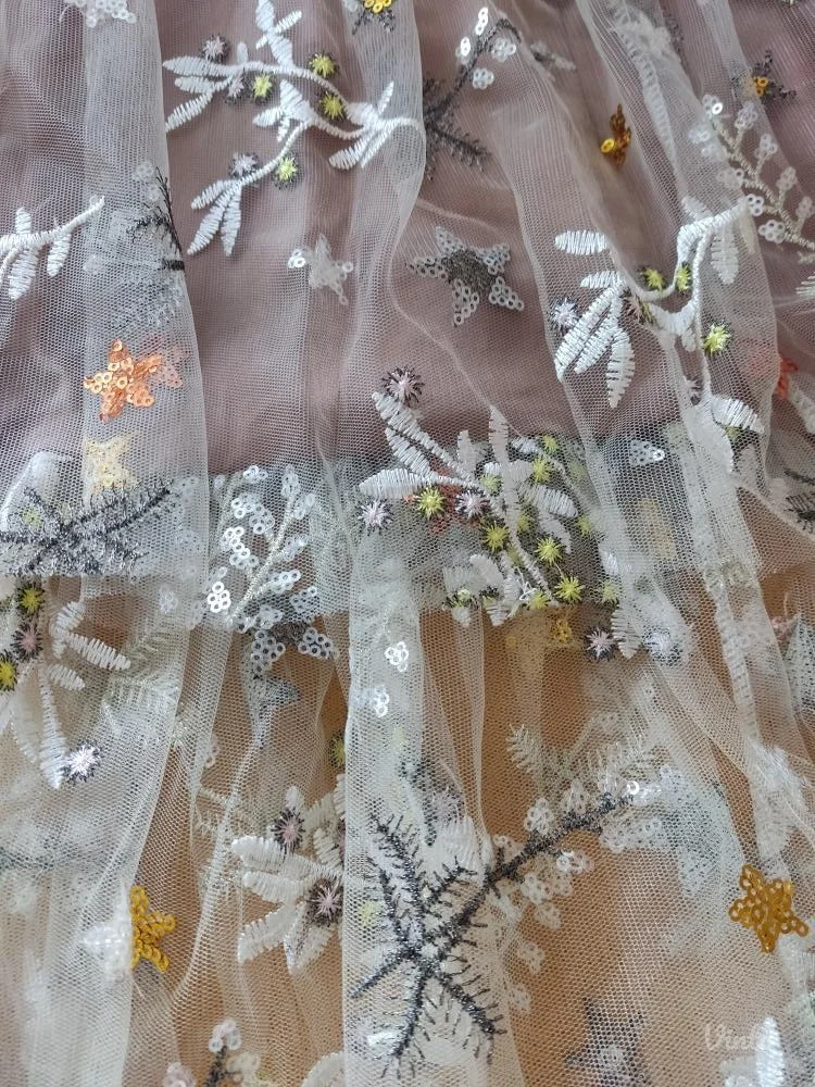 Čipkana lepršava haljina