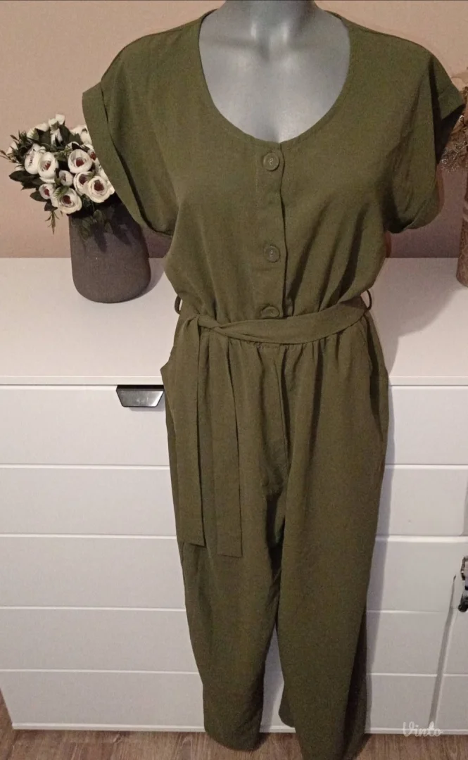 2 kombinezona vel. Uni (S, M, L)