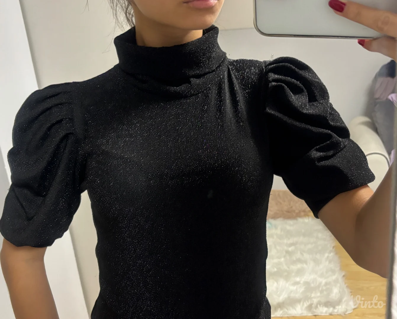 Crna šljokičasta haljina