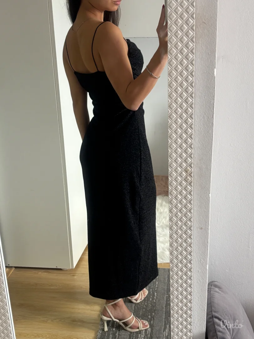 Crna haljina sa sljokicama