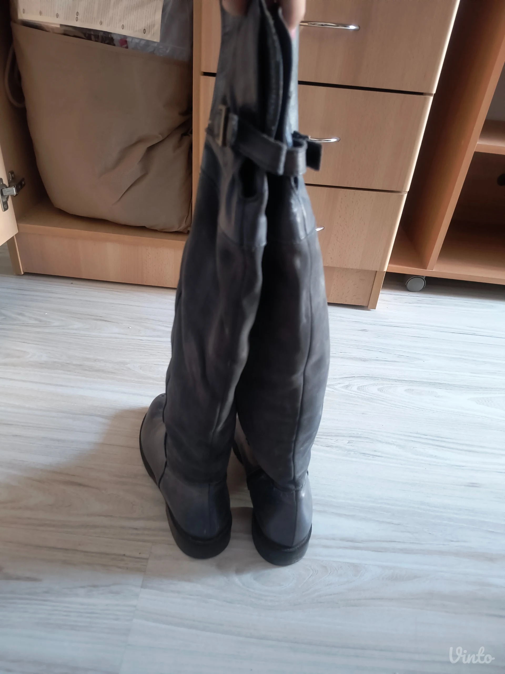 Teget kožne čizme 37 - 1200 din