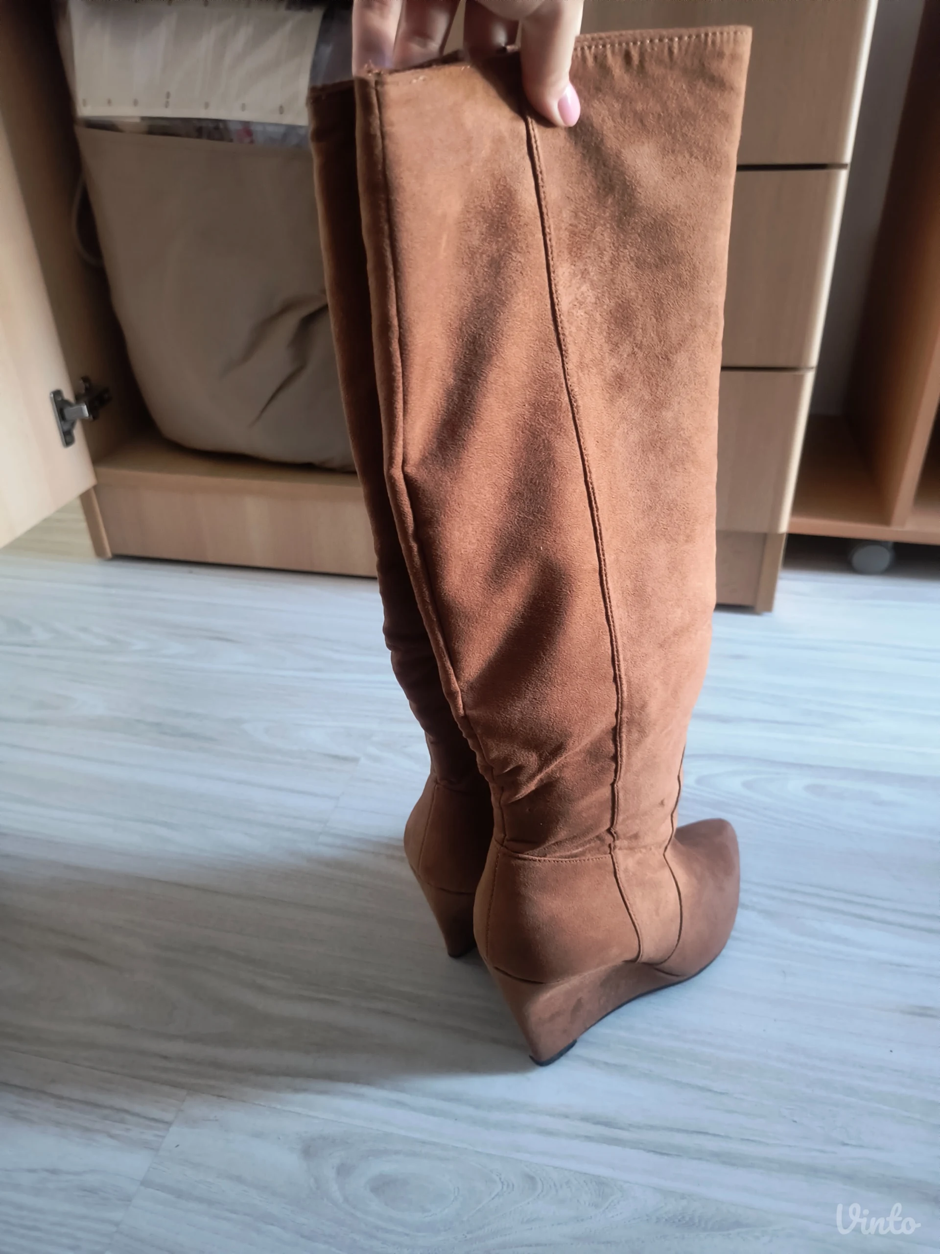 Camel čizme 37 - 1200din