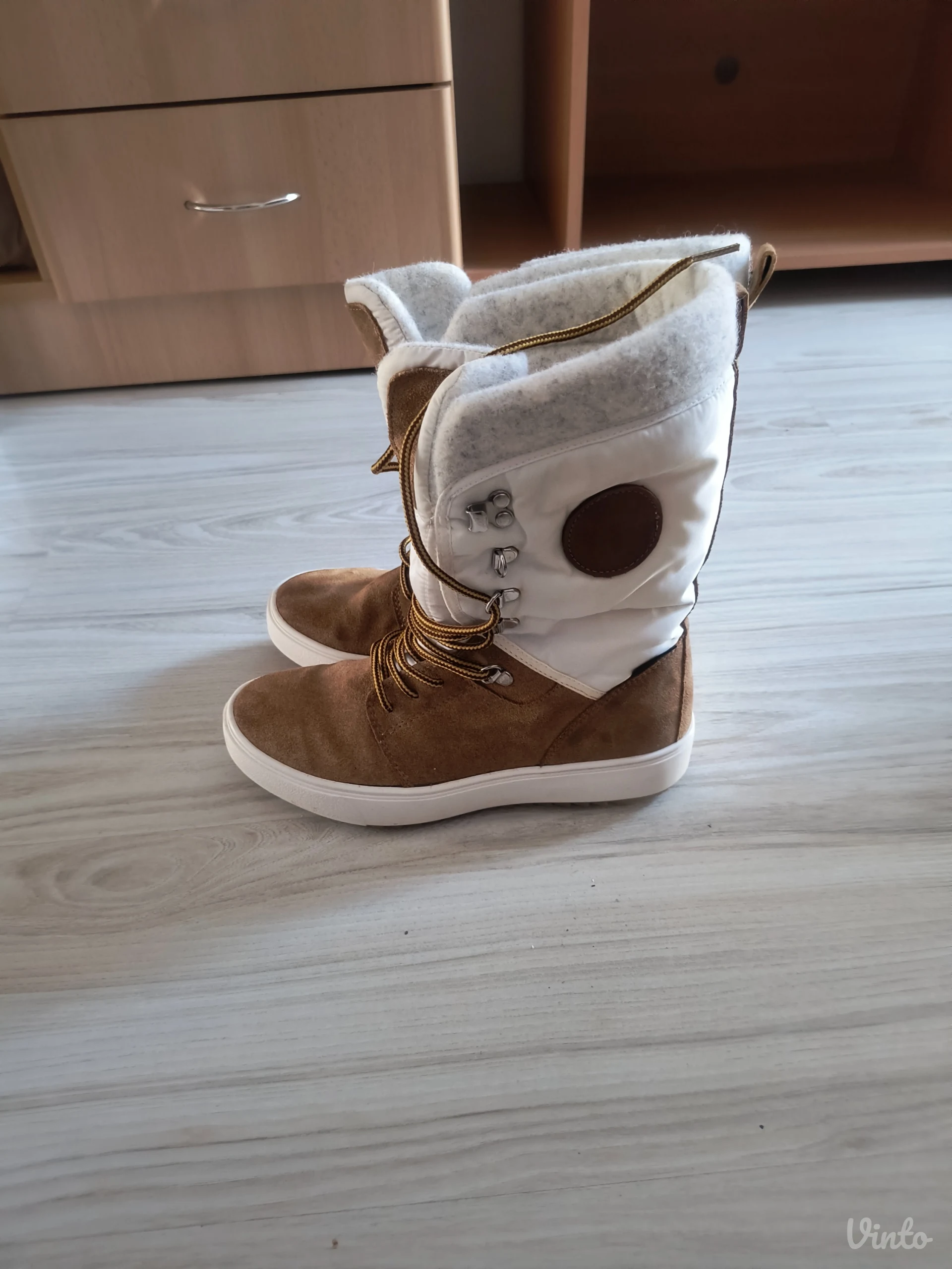 Zimske čizme 37/38 - 2500