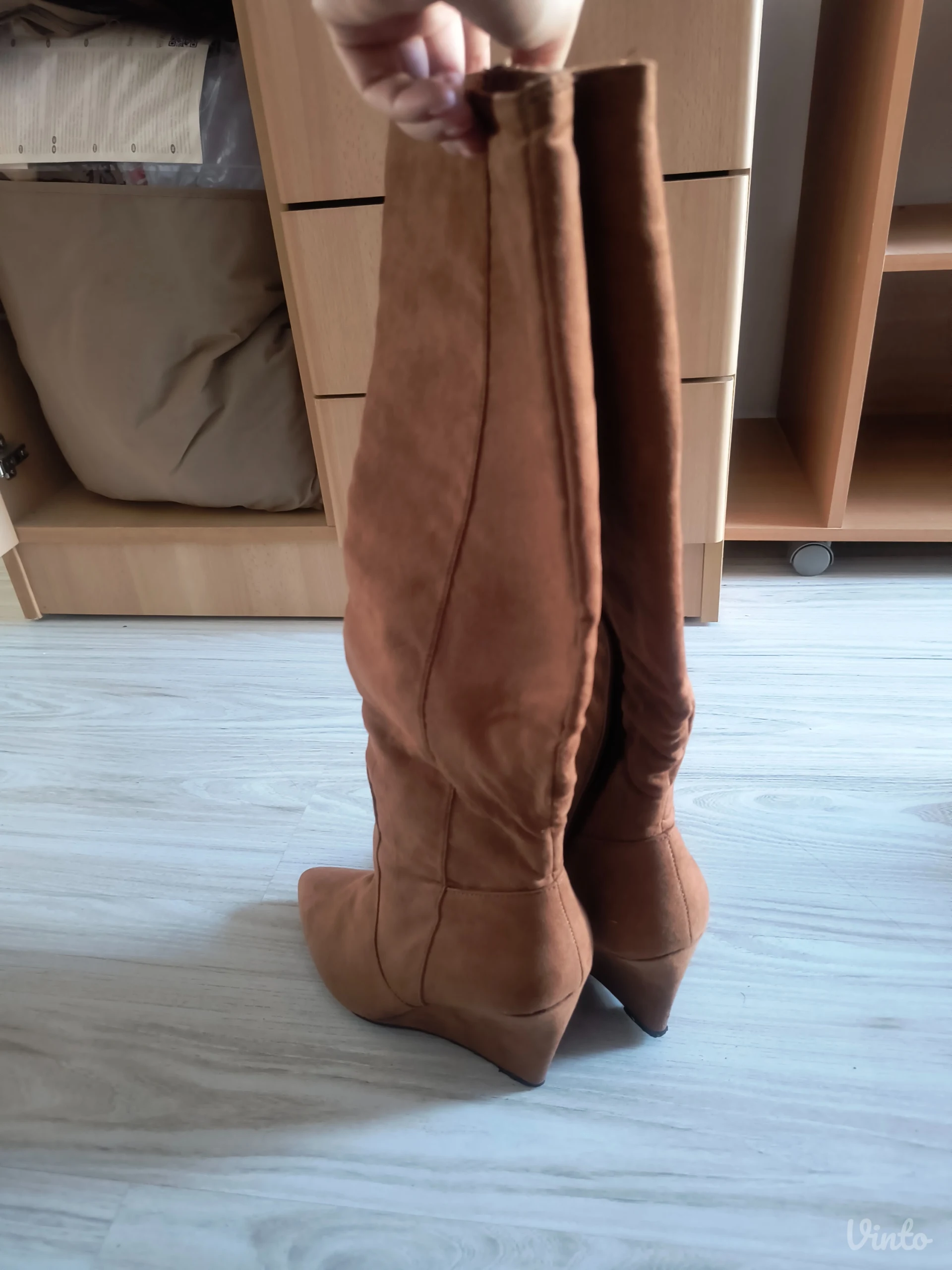 Camel čizme 37 - 1200din