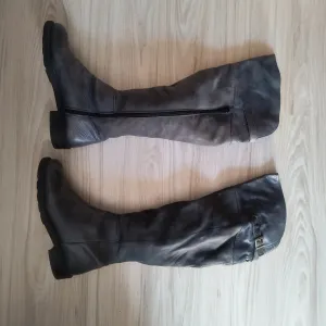 Teget kožne čizme 37 - 1200 din