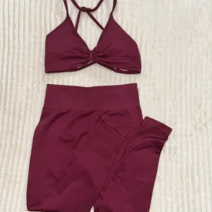 Shein komplet za trening