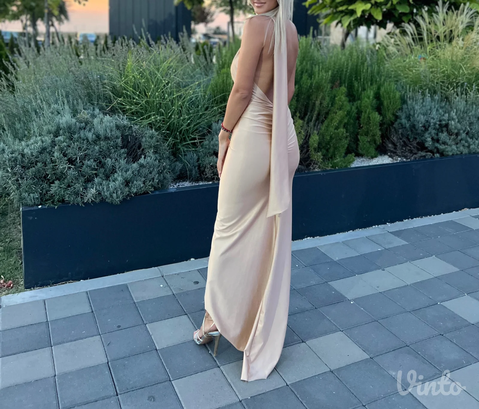 Elegantna haljina
