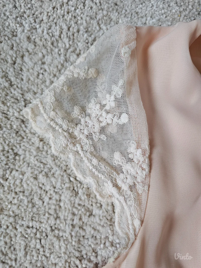 C&A Clockhouse bluza sa čipkanim rukavima