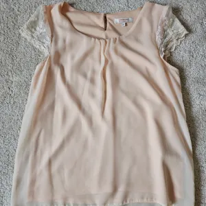 C&A Clockhouse bluza sa čipkanim rukavima