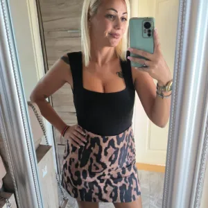 Blondy tigrasta suknja