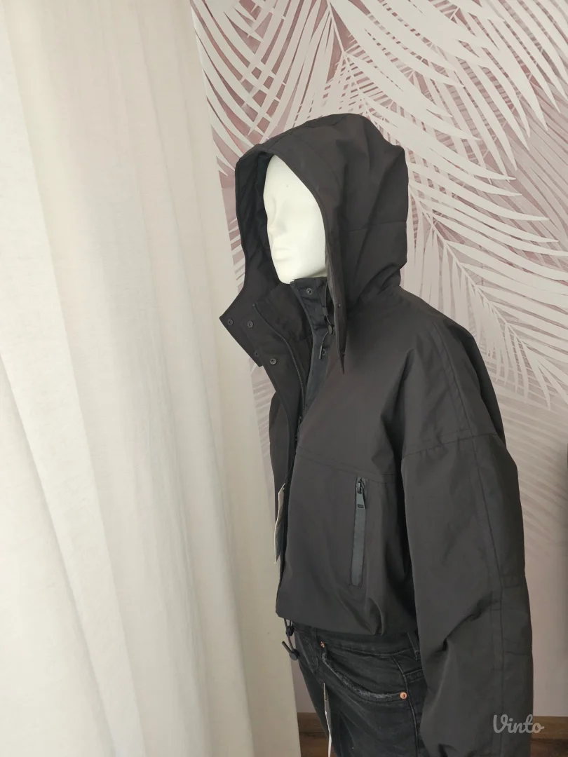Nova ZARA jaknica – kratki bomber model