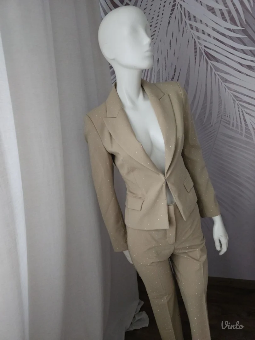 ZARA elegantni komplet – sako & pantalone sa cirkonima XS i M velicina 7500
