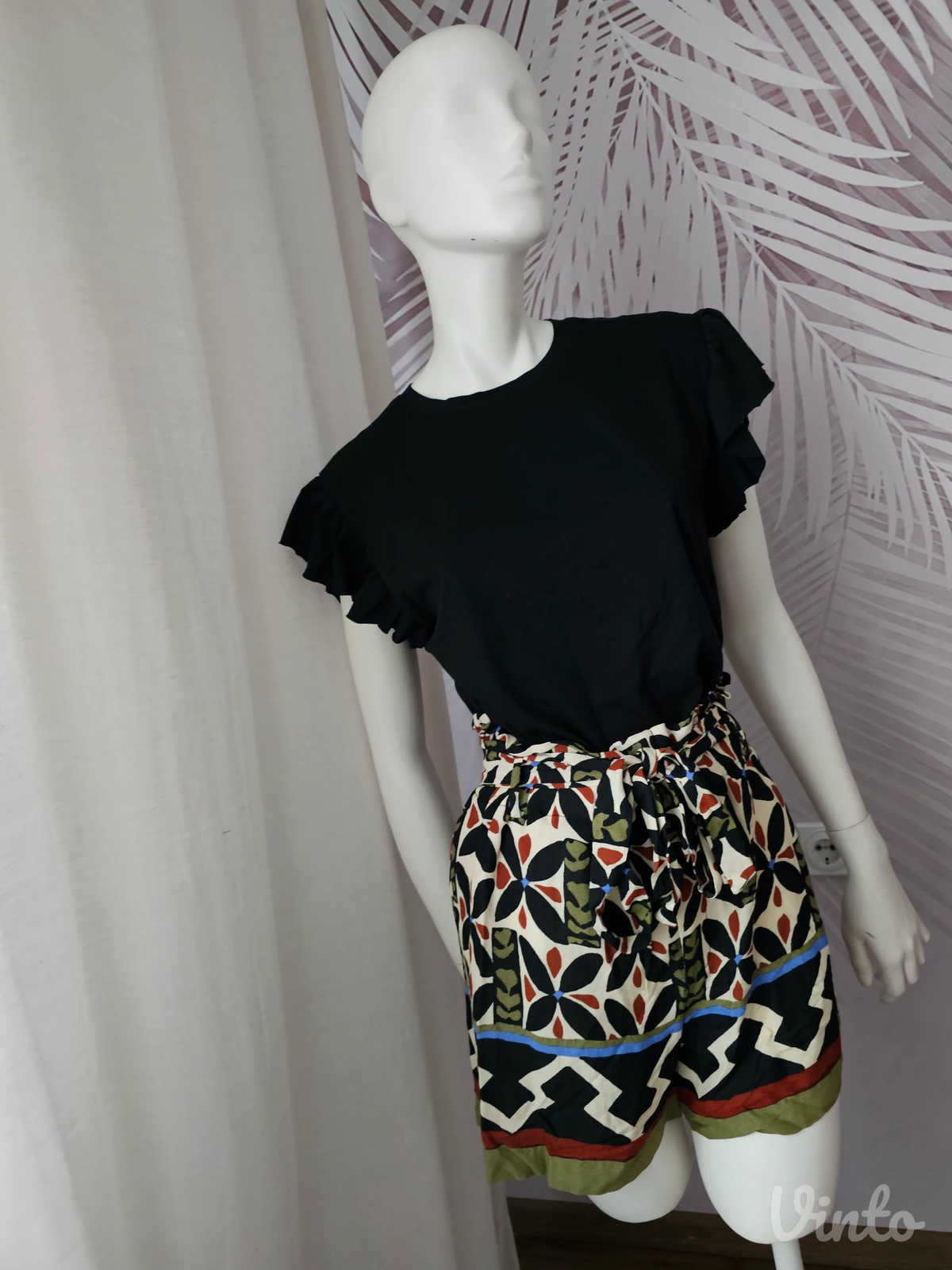 Nove Zara bermude M vel 100% viskoza