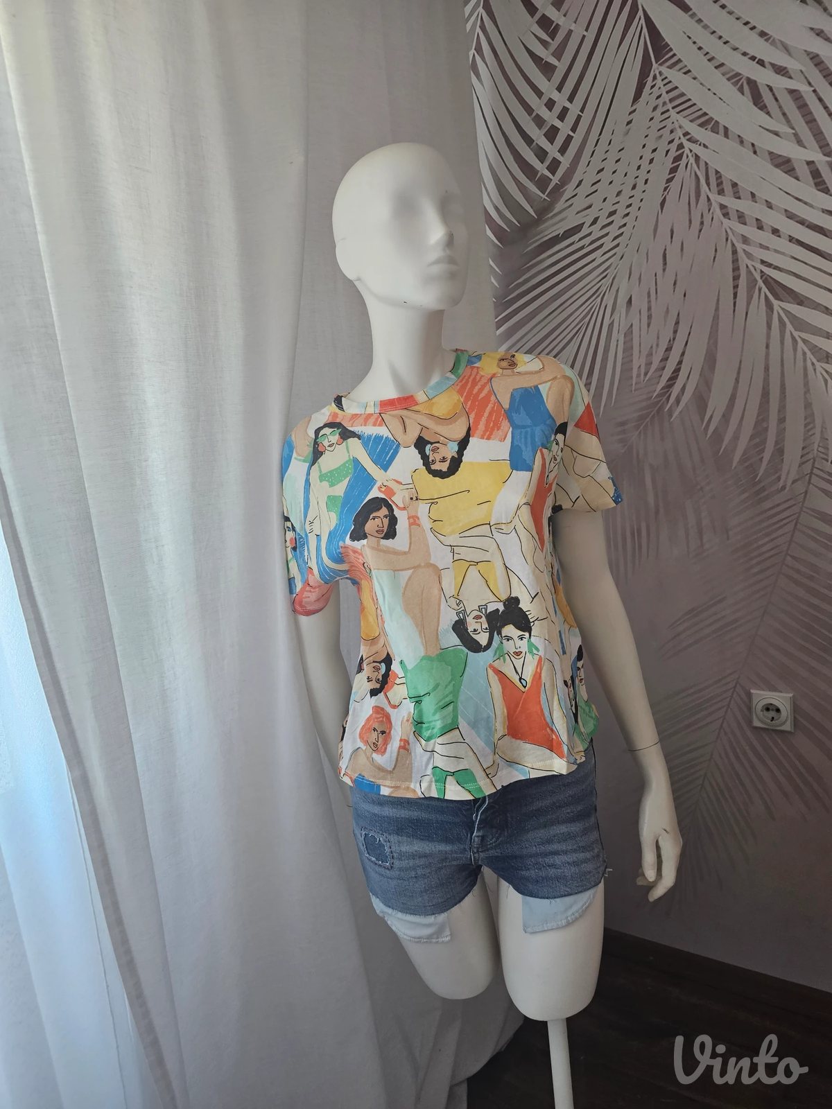 Nova Zara majica sa dezenom S/M velicina 100% pamuk