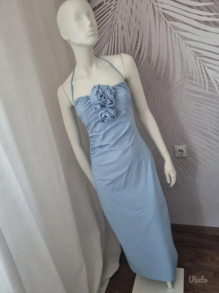 ZARA midi haljina sa 3D cvetovima – nežno plava