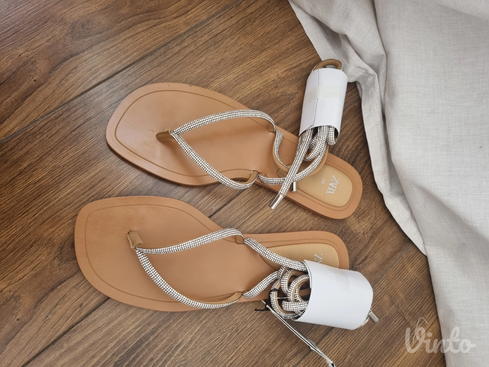 Nove ZARA sandale – 37 (24 cm gazište)