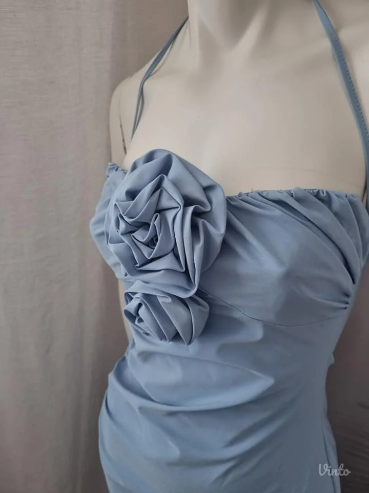 ZARA midi haljina sa 3D cvetovima – nežno plava