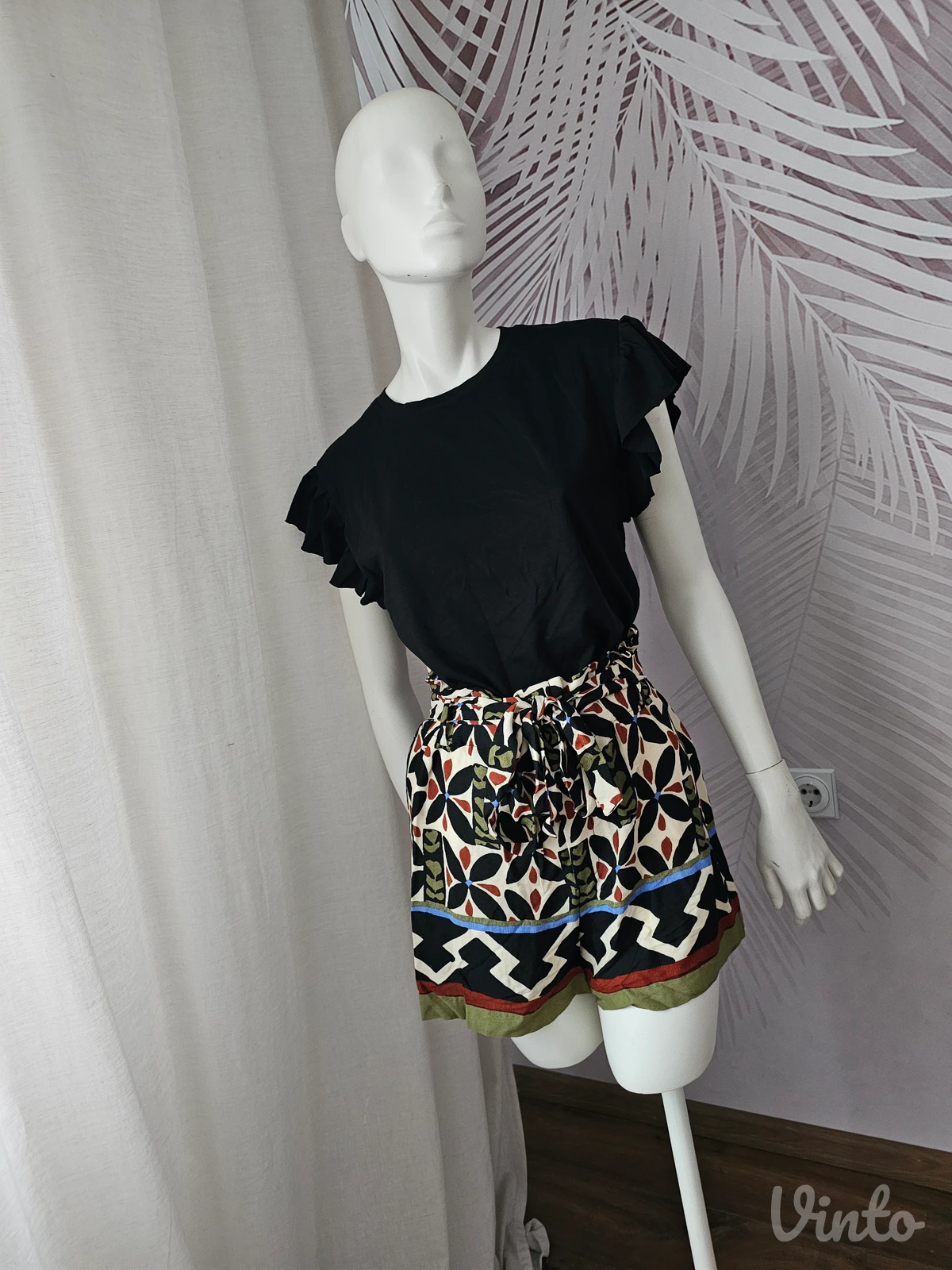 Nove Zara bermude M vel 100% viskoza