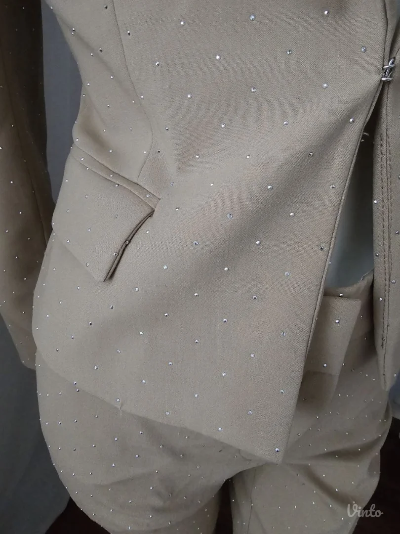 ZARA elegantni komplet – sako & pantalone sa cirkonima XS i M velicina 7500