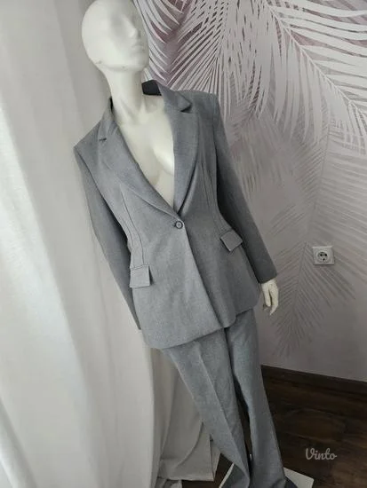 Zara komplet – sako i pantalone – XL – NOVO