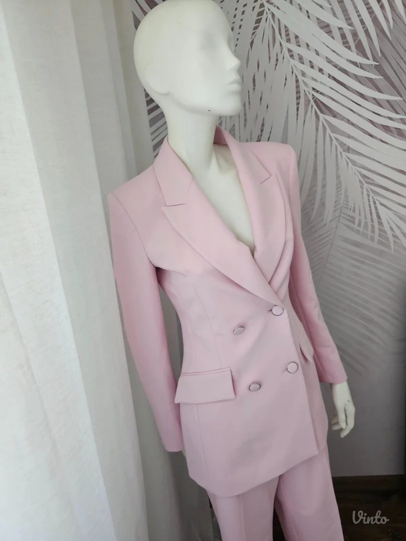 Nov ZARA komplet u nežno roze nijansi – XS veličina (odgovara za XS)