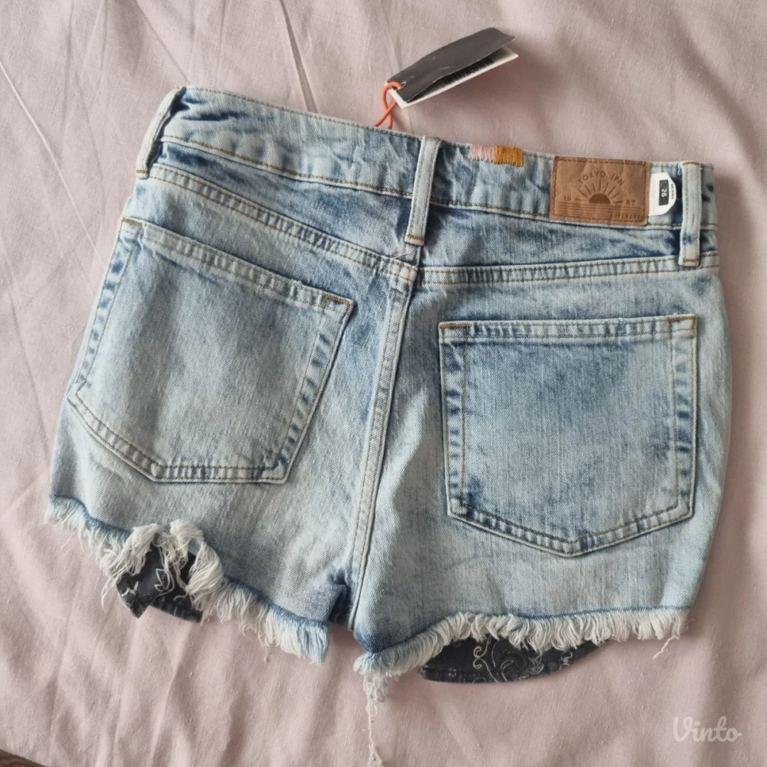 Nov SUPERDRY teksas šorts sa etiketom