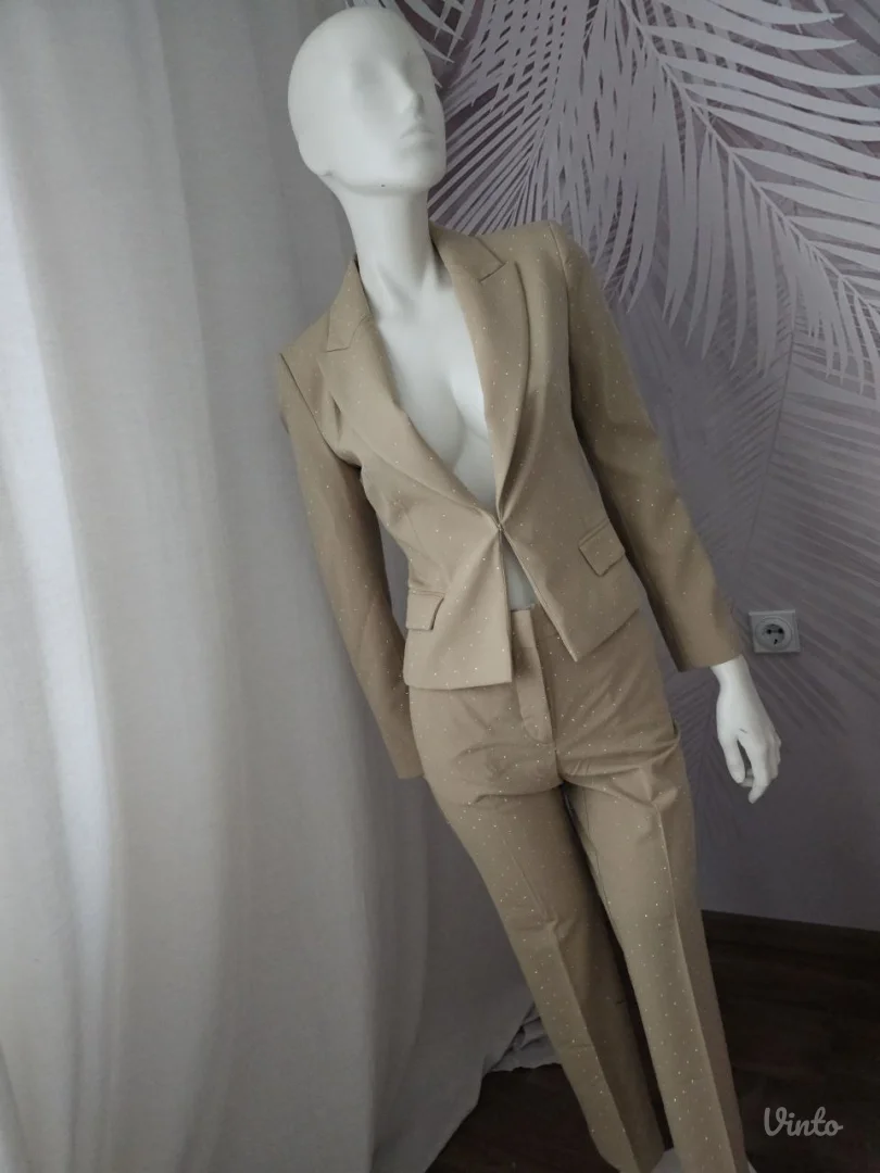 ZARA elegantni komplet – sako & pantalone sa cirkonima XS i M velicina 7500