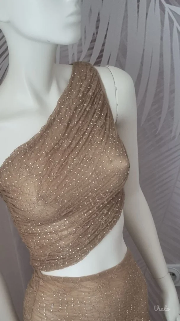 Elegantni svečani komplet od čipke sa kristalima – VIRALNI MODEL