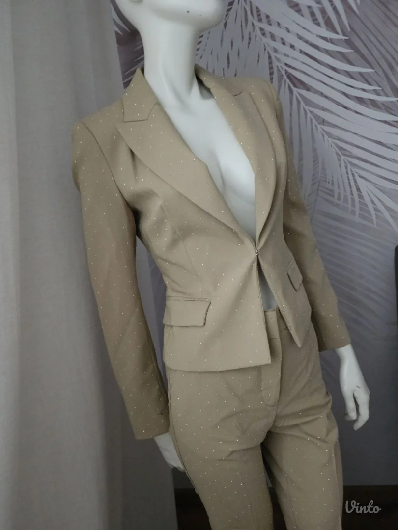 ZARA elegantni komplet – sako & pantalone sa cirkonima XS i M velicina 7500
