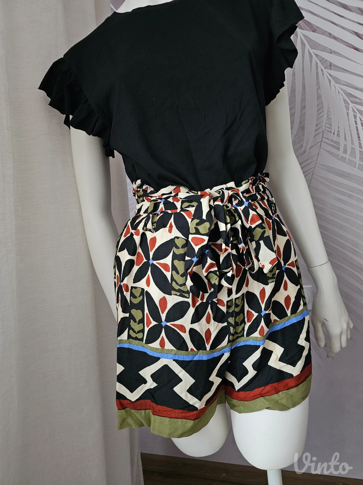 Nove Zara bermude M vel 100% viskoza