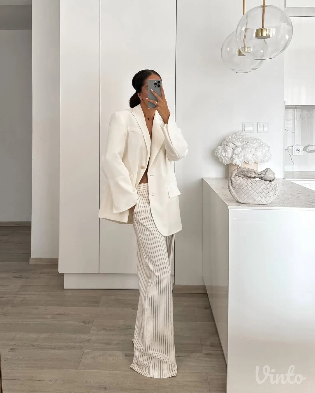Nove Zara pantalone sa sitnim prugicama