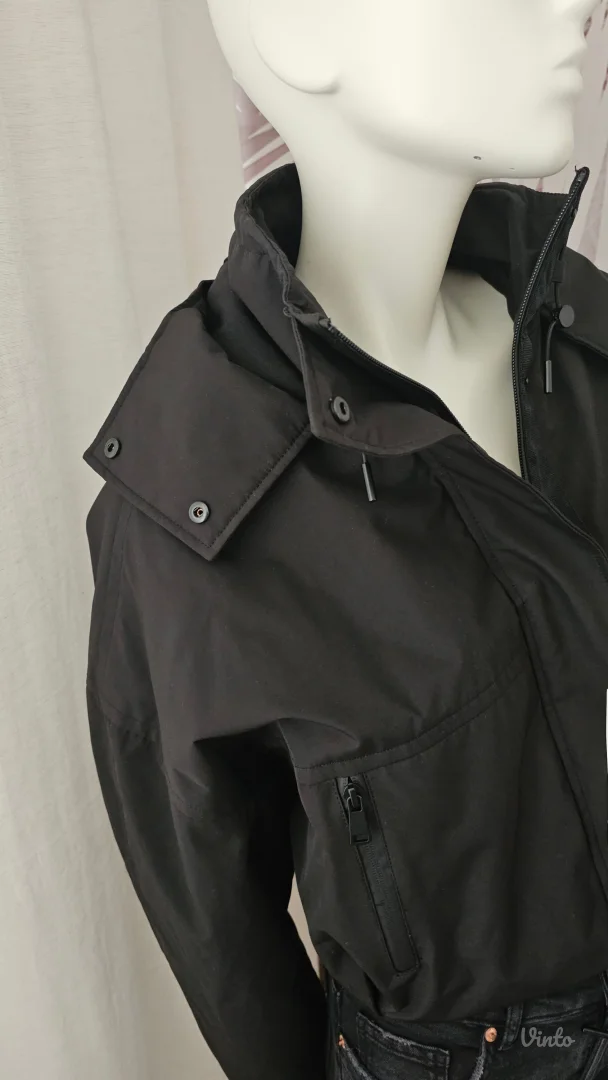Nova ZARA jaknica – kratki bomber model