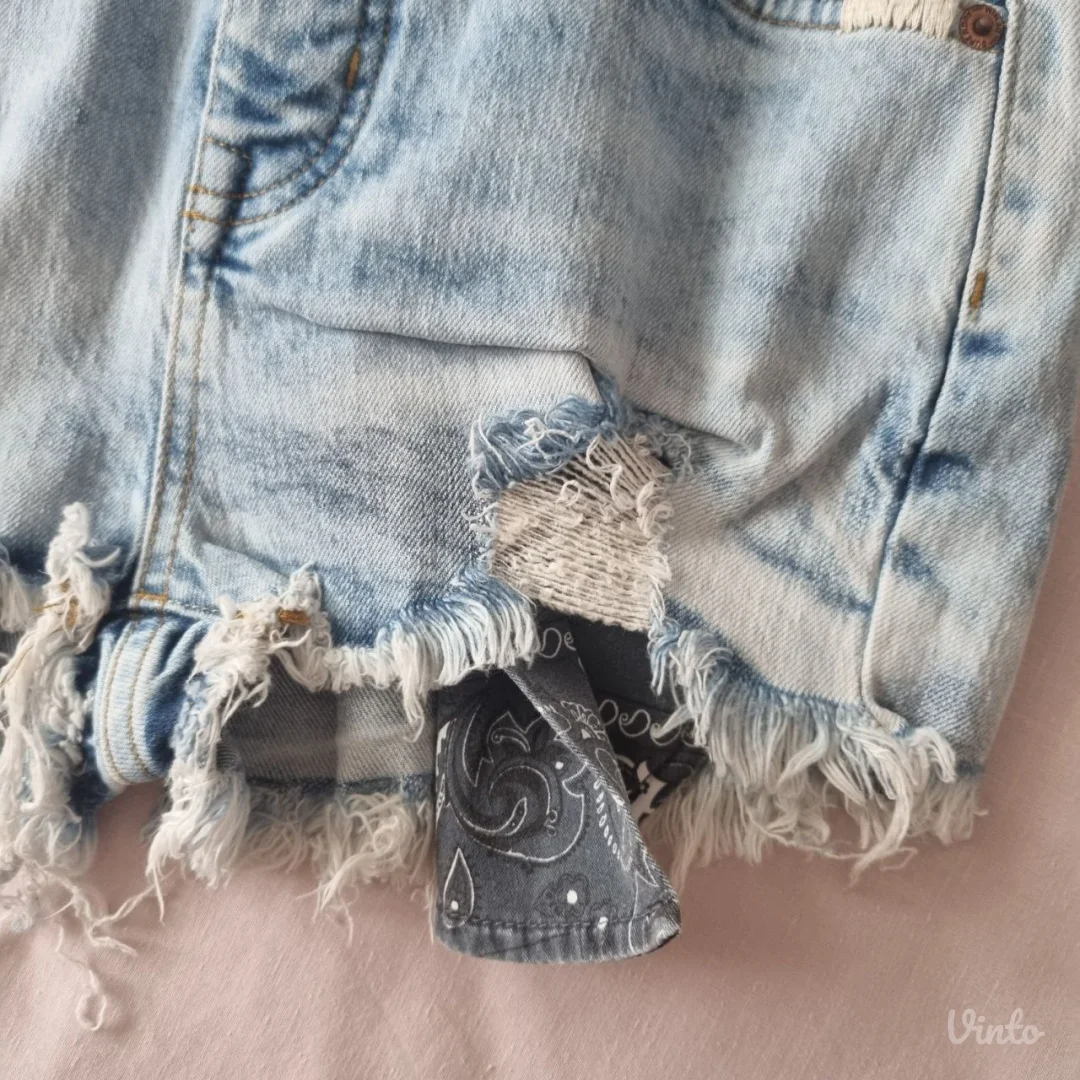 Nov SUPERDRY teksas šorts sa etiketom
