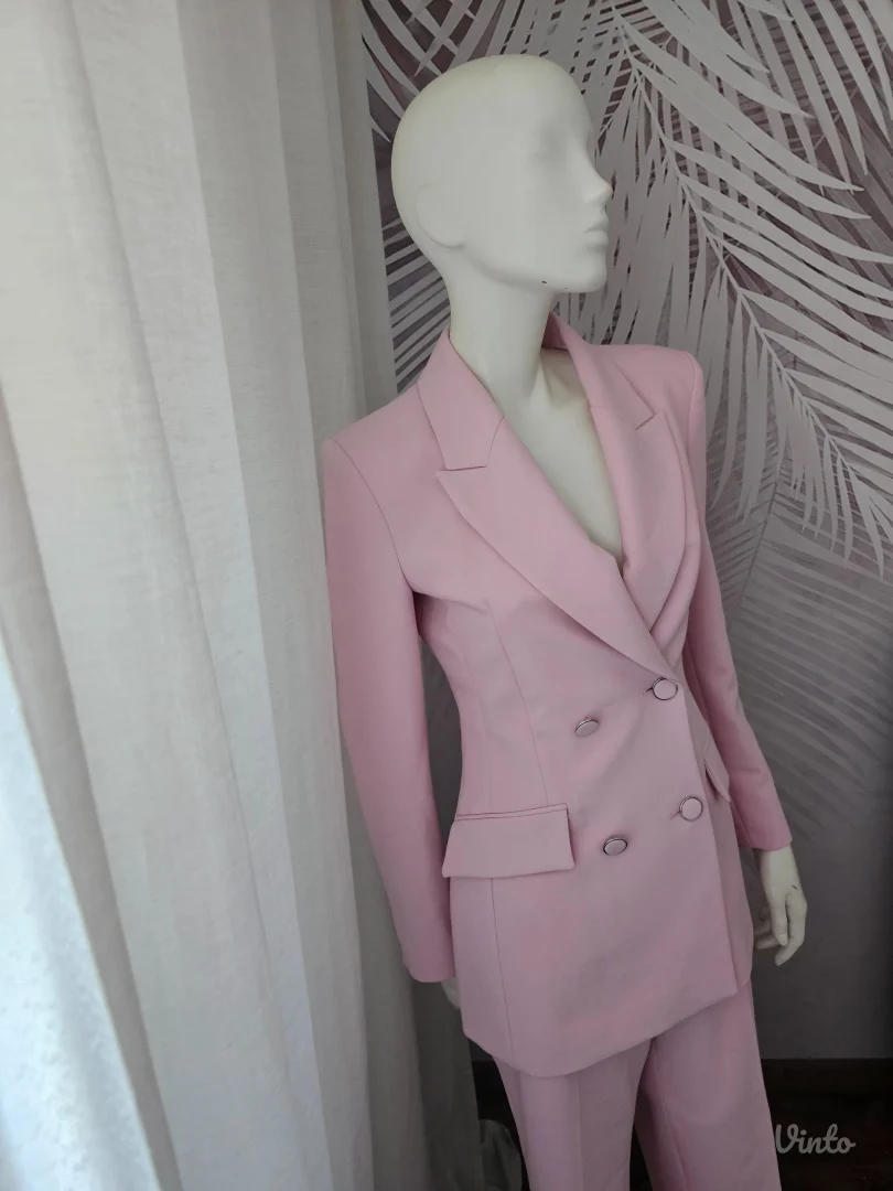 Nov ZARA komplet u nežno roze nijansi – XS veličina (odgovara za XS)