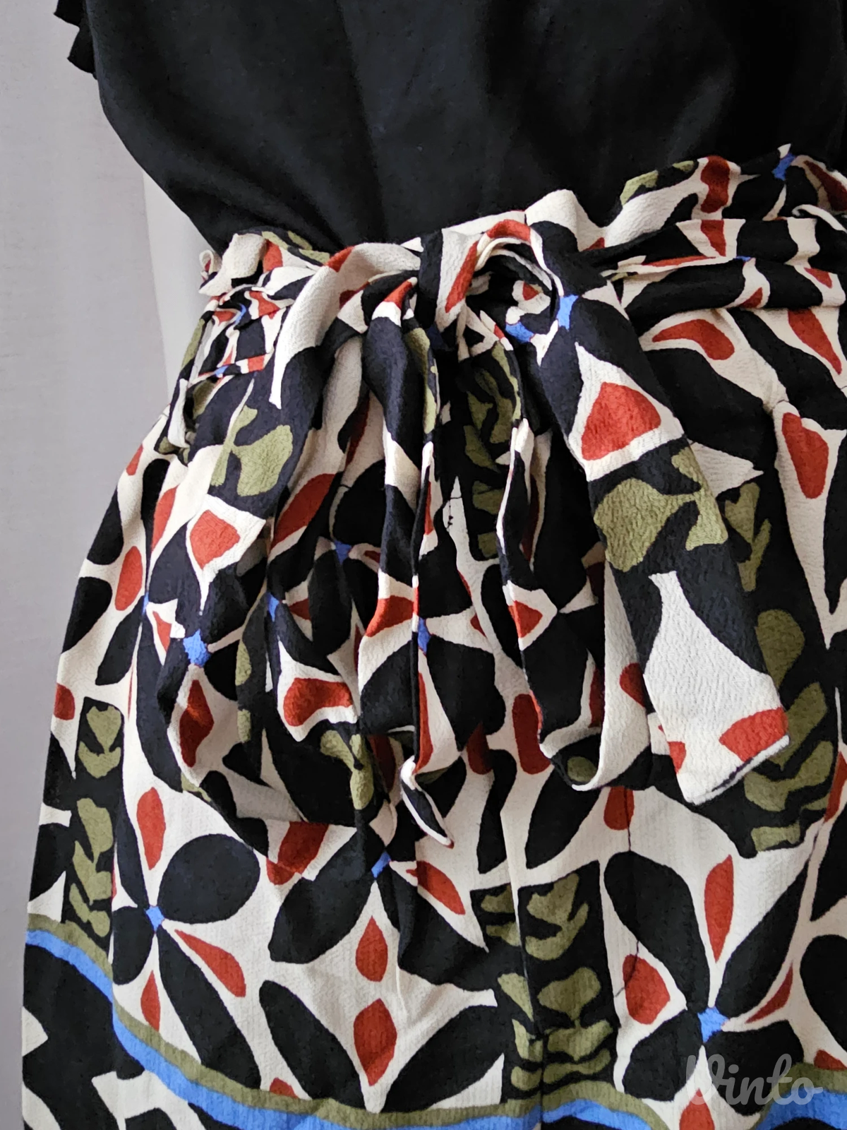 Nove Zara bermude M vel 100% viskoza