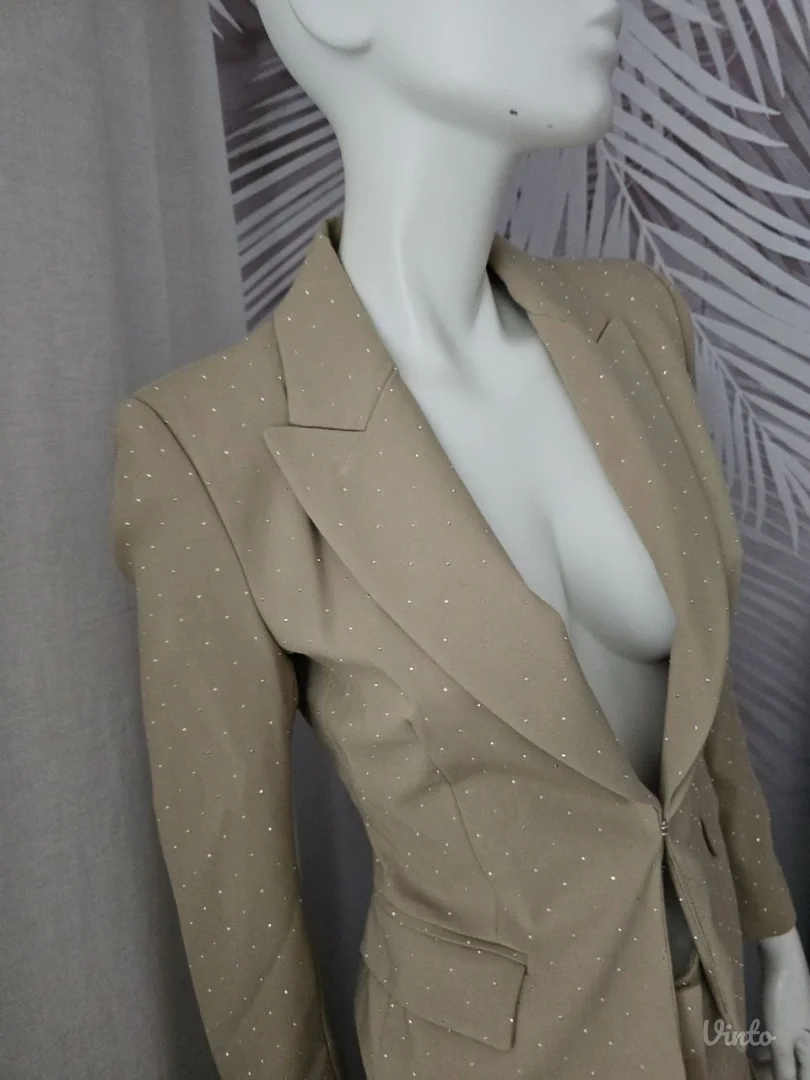 ZARA elegantni komplet – sako & pantalone sa cirkonima XS i M velicina 7500