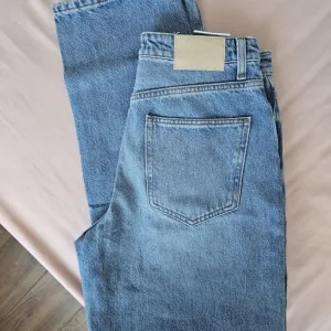 Nove sa etiketom farmerice 34 vel odg za 36