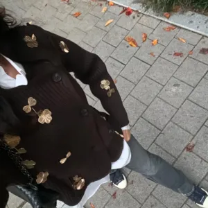 ZARA masivan kardigan sa zlatnim cvetićima – redak model