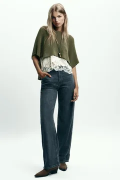 Nova sa etiketom kombinovana majica