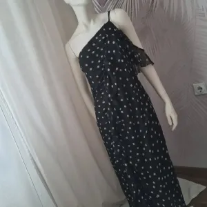Nova ZARA haljina sa karnerima