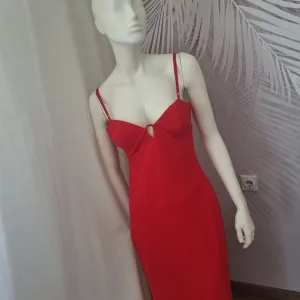 ZARA crvena midi haljina – L veličina