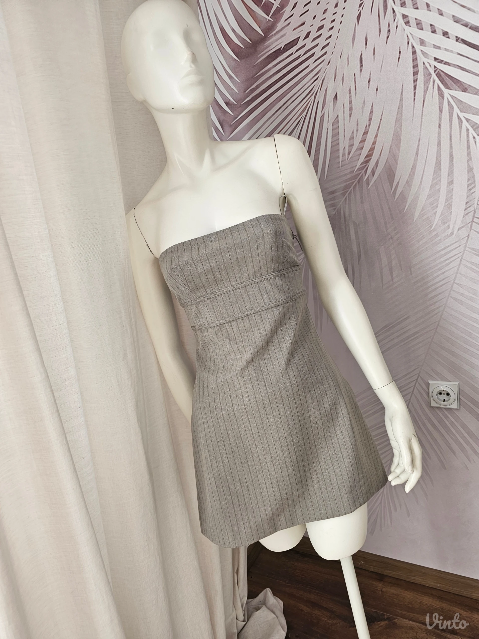 Nova ZARA mini haljina sa etiketom XS