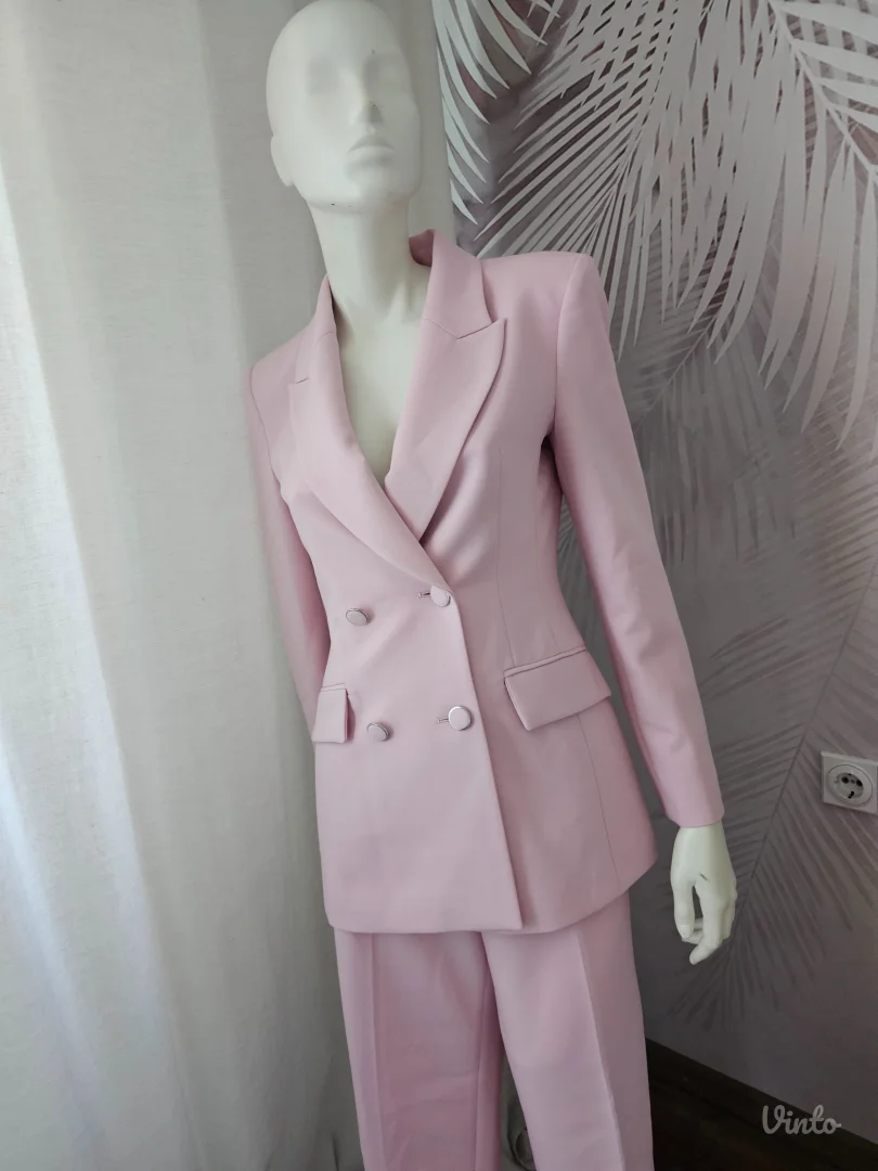 Nov ZARA komplet u nežno roze nijansi – XS veličina (odgovara za XS)