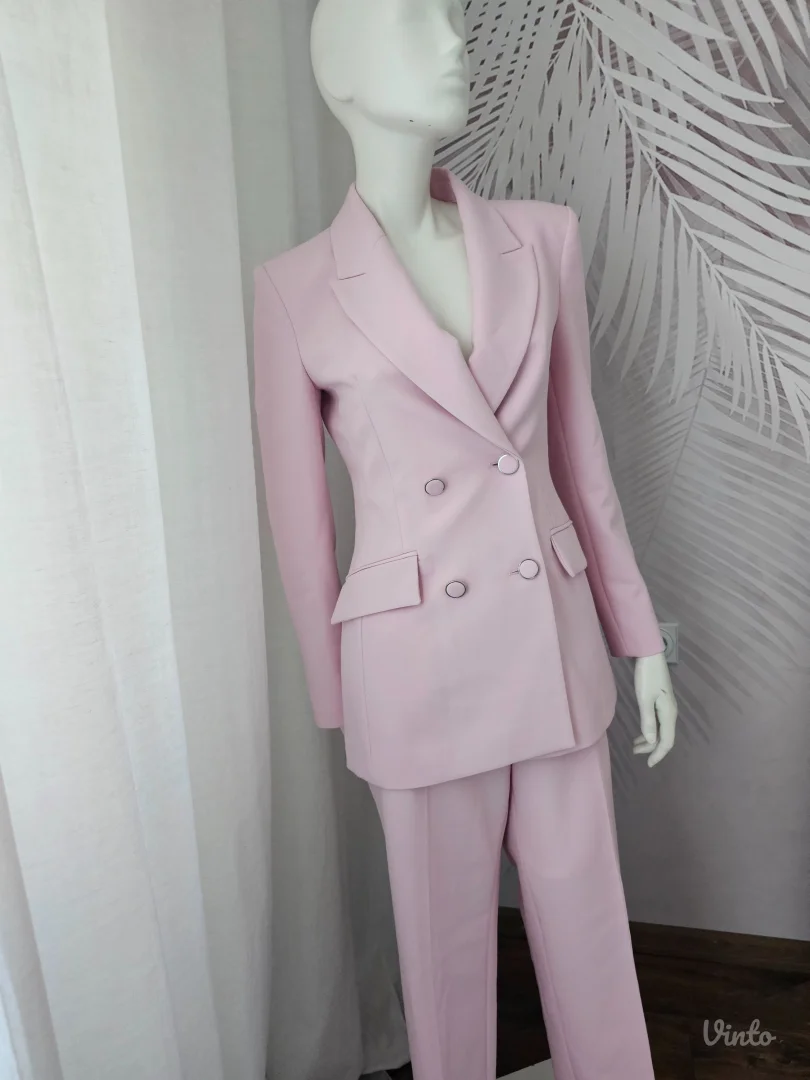 Nov ZARA komplet u nežno roze nijansi – XS veličina (odgovara za XS)